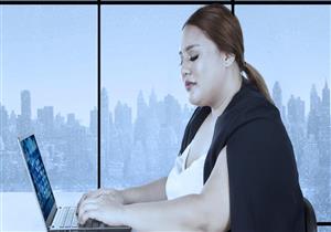 هل الجلوس الطويل أمام الشاشات يسبب أمراض القلب؟