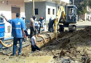 "كابوس الصرف" في "العطواني".. الأهالي: أغرق الوحدة الصحية.. ومسئول يرد (صور) 