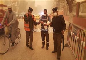 رغم نصيحة "الأرصاد".. طبيب يحذر من استخدام الكمامات في العاصفة