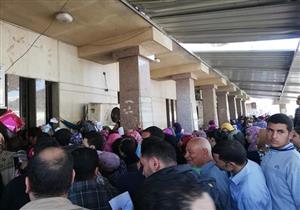 صور| القيد العائلي.. حلم الشباب قبل تعاقدات التربية والتعليم في سوهاج 