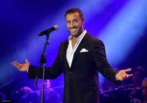 بالفيديو- كاظم الساهر يغني بالسعودية في عيد الحب