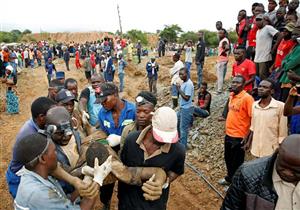 نجاة 8 من المنقبين عن الذهب في زيمبابوي والعشرات لايزالوا عالقين