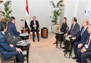 السيسي يبحث مع قيادات "مرسيدس" مشروع السيارات الكهربائية