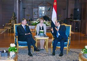 قبل قمة شرم الشيخ.. تفاصيل لقاء السيسي ونظيره الروماني