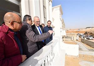 وزير الإسكان يتفقد تشطيبات فيلات حي جاردن سيتى بالعاصمة الإدارية الجديدة