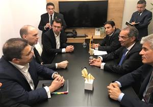 الاتصالات تبحث مع فودافون التعاون في المدفوعات الإلكترونية وإنترنت الأشياء