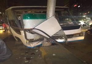  النيابة في تصادم سيارة ميكروباص بعمود إنارة بالدقي: قائدها تسارع مع أخرى