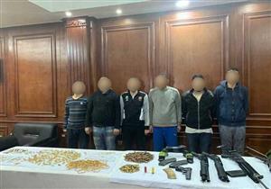 منفذو السطو على محل "ذهب الهرم" يجرون معاينة تمثيلية بالصوت والصورة