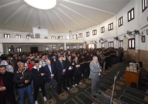 بالصور- أداء صلاة الغائب على ضحايا حادث محطة مصر بجامعة القاهرة