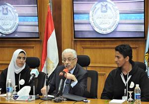 وزير التعليم ينشر خطوات تسليم "التابلت" لطلاب "أولى ثانوي" (فيديو)