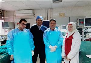 بالصور - استخراج "دبوس" من معدة طفلة في مستشفى المنصورة