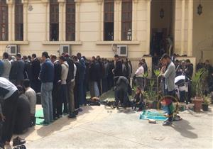 ​أداء صلاة الغائب بمسجد محطة مصر على ضحايا حادث القطار