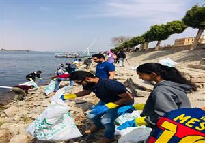 من القاهرة للأقصر.. فريق verynile يجمع القمامة من النيل