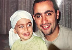 صورة قديمة تجمع أحمد السقا بابنه "ياسين"