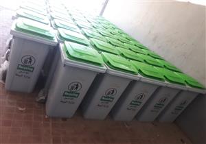 نشطاء الديمقراطية البريطانيون يحولون حاويات القمامة إلى صناديق اقتراع