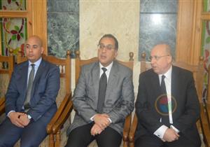 رئيس الوزراء يقدم العزاء في والدة عادل عدوي (صور)