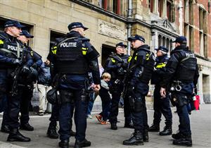 اشتباكات بين الشرطة الهولندية ومتظاهرين ضد الإغلاق الجزئي