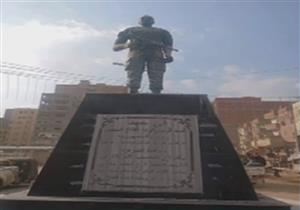 "مش عارفين نكتب كلمة؟!".. رضوان منقدًا وجود خطأ لغوي في تمثال الشهيد منسي