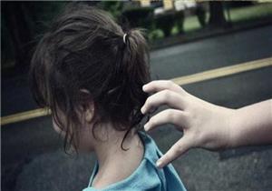 فشل في اغتصابها فشوهها.. 3 سنوات لطالب جامعي خطف طفلة جاره بالشرقية