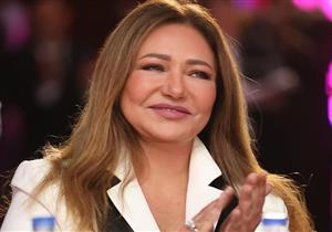 صورة| ليلى علوي تحتفل بعيد العمال على طريقتها الخاصة