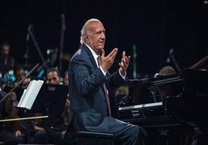 خاص.. حل أزمة الموسيقار عمر خيرت مع إحدى شركات الاتصالات