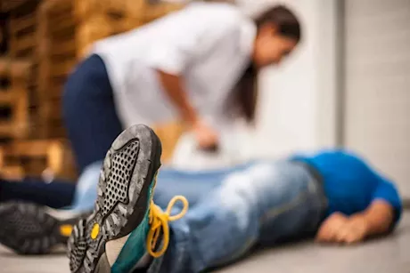 كيف يمكن التعامل مع غيبوبة السكري في المنزل؟