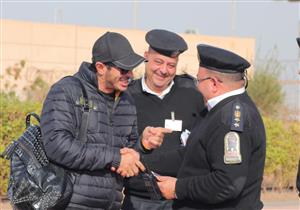 بالصور.. مصطفي شعبان يصل شرم الشيخ لتكريمه في افتتاح مهرجان المسرح الشبابي