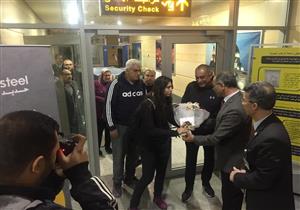 نور الشربيني تعود لمصر بعد فوزها ببطولة العالم للاسكواش