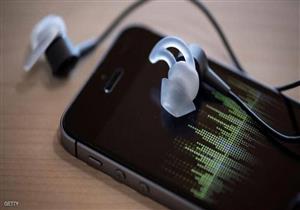 سماعات الأذن والنوم.. شاب يدفع ثمن "الخطأ المدمر" غاليا