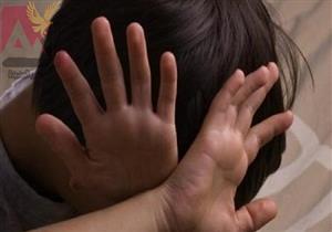 "تعالى نصلي العصر".. تاجر يغتصب طفلا خلف مسجد في الفيوم