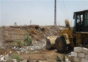 "البيئة" ترفع تراكمات المخالفات من مدخل قرية مشتهر بالقليوبية