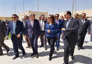 بالصور.. وزيرة التضامن ومحافظ المنيا يفتتحان مركز "العزيمة" لتأهيل ضحايا الإدمان