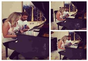  بالفيديو| محمد رشاد يُعلم مي حلمي العزف على البيانو