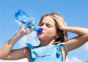 مع اقتراب الموجة الحارة.. كيف تحمين طفلك من تأثيرها؟