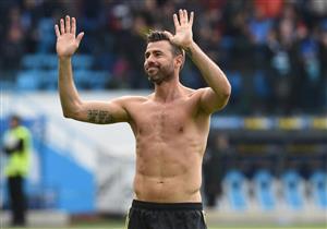 مدافع يوفنتوس يعلن اعتزاله كرة القدم