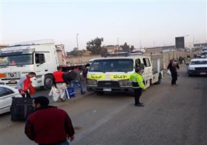 المرور تنشر سيارات اﻹغاثة على الطرق السريعة بالتزامن مع سقوط الأمطار