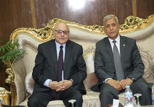 صور| في أول زيارة للمنوفية.. المحافظ يستقبل مرشح الرئاسة السابق بالديوان العام