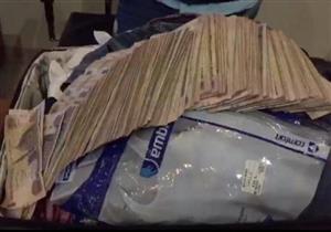 إحباط تهريب 400 ألف جنيه مصري بميناء القاهرة الجوي