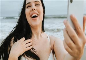  كيف تؤثر وسائل التواصل الاجتماعي على قبول ملامحنا؟