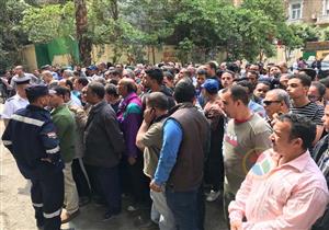 أولى ساعات الاستفتاء بعدسة مصراوي: زحام وكرنفالات.. ووزراء في الطابور