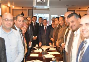 وزير البترول يتفقد غرفة عمليات الوزارة لمتابعة استفتاء تعديلات الدستور