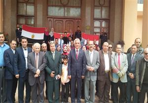 عميد معهد الكبد وأعضاء هيئة التدريس بجامعة المنوفية يدلون بأصواتهم في الاستفتاء