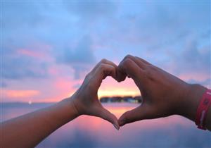 هل الحب بين الشاب والفتاة دون زواج حرام؟.. أمين الفتوى يجيب