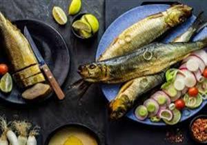 كيف تتخلص من أعراض التسمم الغذائي بعد تناول الفسيخ والرنجة؟