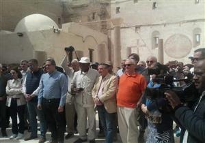 وزير الآثار يصطحب ٤٠ سفيرا لزيارة الدير الأحمر الأثري بسوهاج