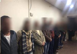الداخلية تحبط محاولة هجرة غير شرعية لـ 13 شخصا وتضبط المتهم وراء تسفيرهم