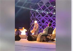 بالصور| ياسين التهامي يتألق بأولى حفلاته بالساقية