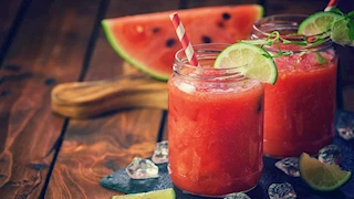 لن تتوقع تأثير كوب من سموذي البطيخ على الكلى.. فوائد مذهلة