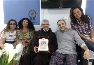 بالصور - بطرس دانيال يزور شريف مدكور في المستشفى.. ويطمئن جمهوره