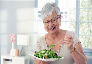 كيف يواجه كبار السن جفاف الفم؟ 